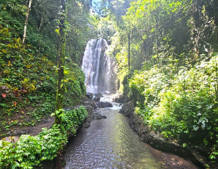 labuan kebo munduk waterfall